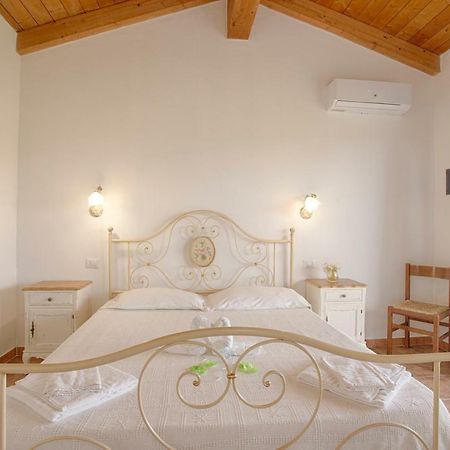 Agriturismo Mieleamaro Villa Olbia Exterior photo